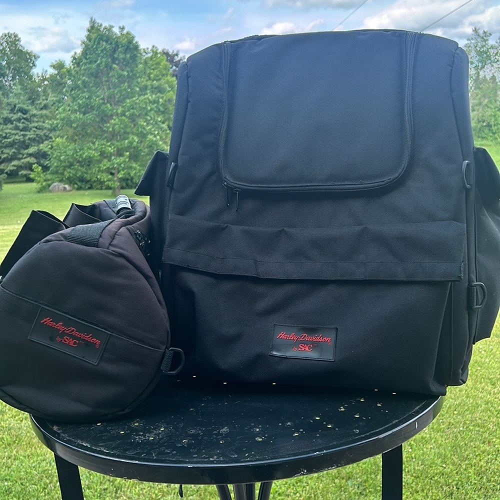 Harley-Davidson Black Backpack with Structured Design set